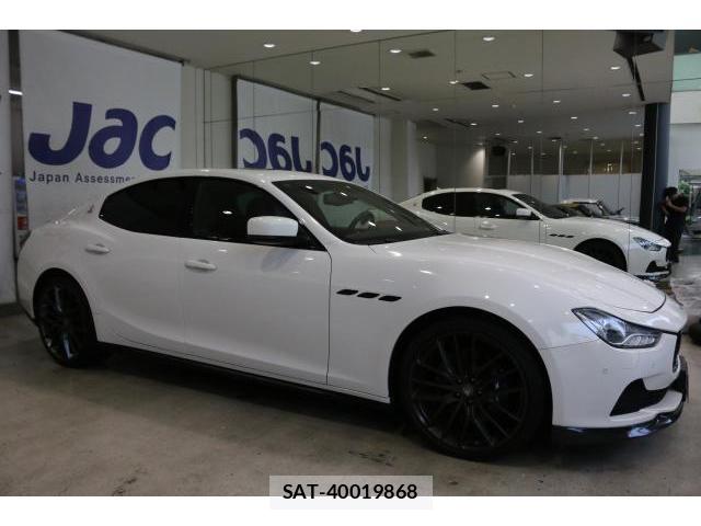 Maserati GHIBLI 2015-12 8223326-3