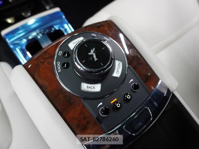 ROLLS-ROYCE GHOST 2017-11 8222925-9
