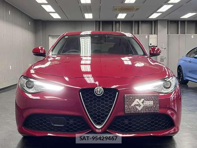 ALFA ROMEO Giulia 2018-07 8225645-6