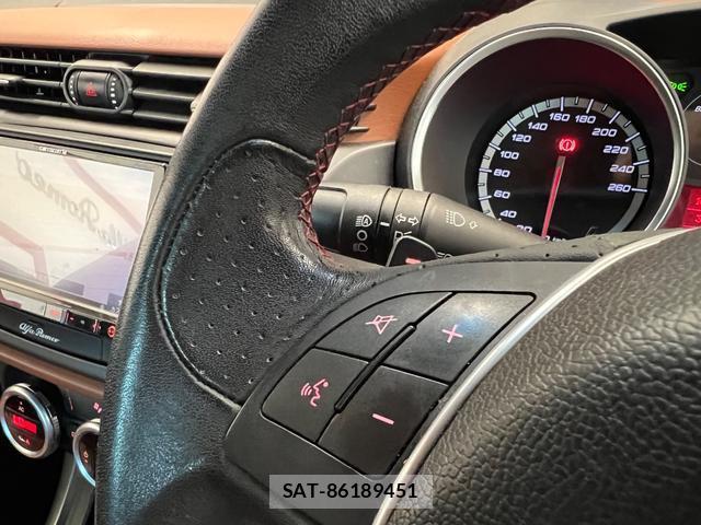 ALFA ROMEO GIULIETTA 2015-07 8220146-14
