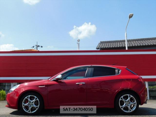 ALFA ROMEO GIULIETTA 2012-07 8221158-10