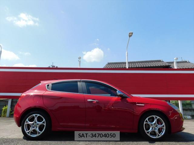 ALFA ROMEO GIULIETTA 2012-07 8221158-3