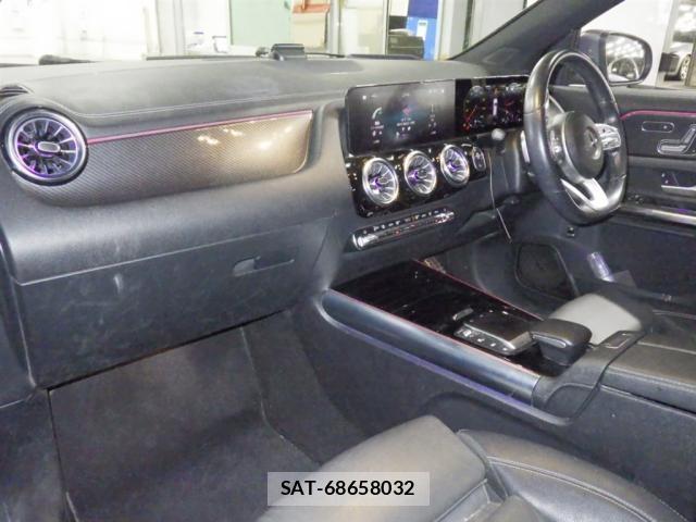 Mercedes Benz GLA-CLASS 2021-09 8219036-2