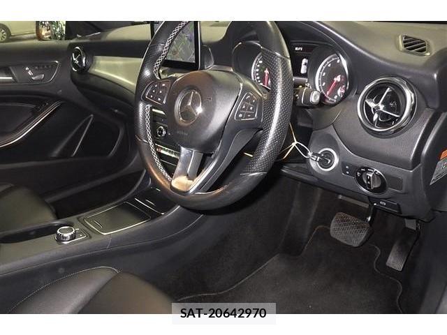 Mercedes Benz GLA-CLASS 2018-06 8223157-3