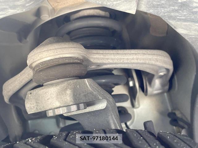 Mercedes Benz GLC-CLASS 2016-09 8221530-19