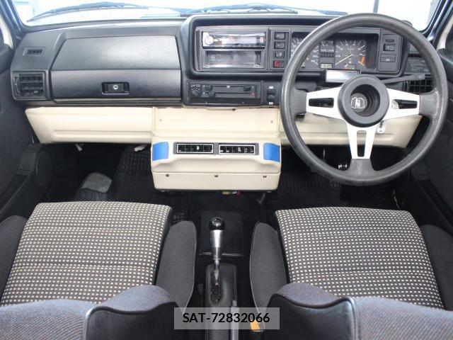 VolksWagen GOLF 1992-04 8220638-1