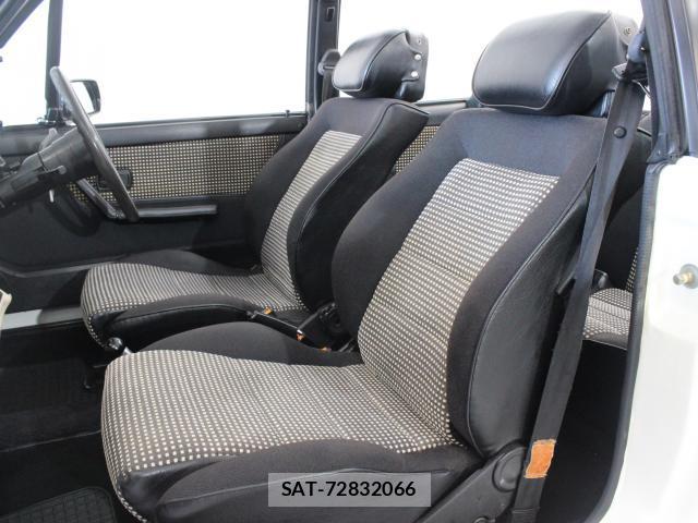 VolksWagen GOLF 1992-04 8220638-5