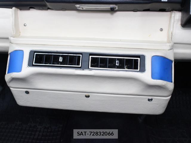 VolksWagen GOLF 1992-04 8220638-9