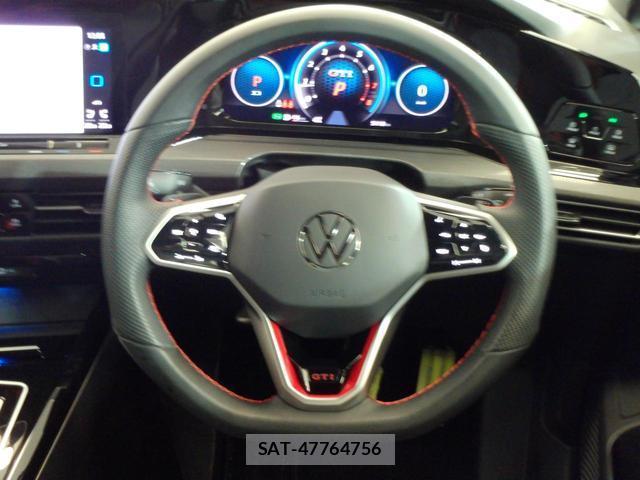 VolksWagen GOLF GTI 2023-08 8218339-4