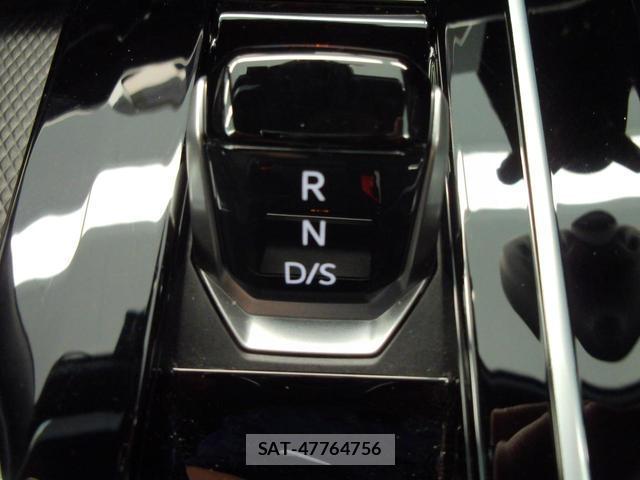 VolksWagen GOLF GTI 2023-08 8218339-9