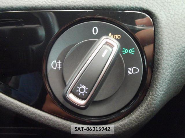 VolksWagen GOLF GTI 2020-12 8218341-14