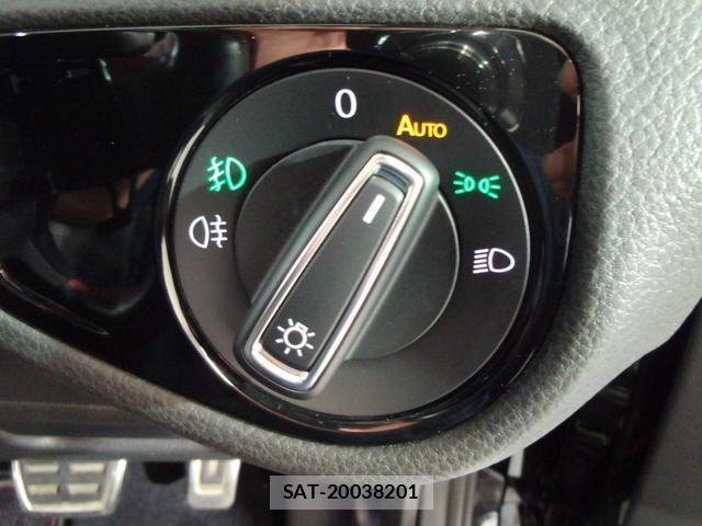 VolksWagen GOLF GTI 2019-02 8218348-14