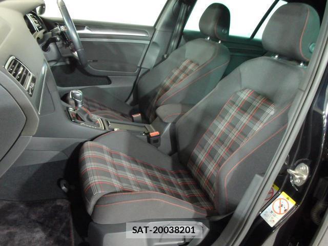 VolksWagen GOLF GTI 2019-02 8218348-18
