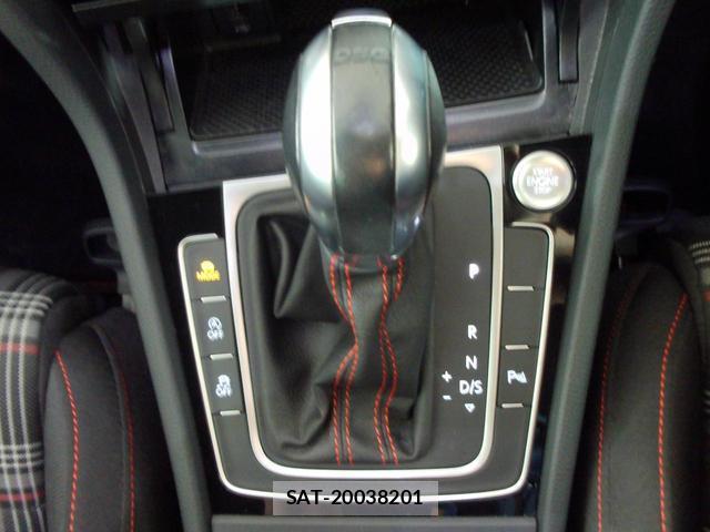 VolksWagen GOLF GTI 2019-02 8218348-9