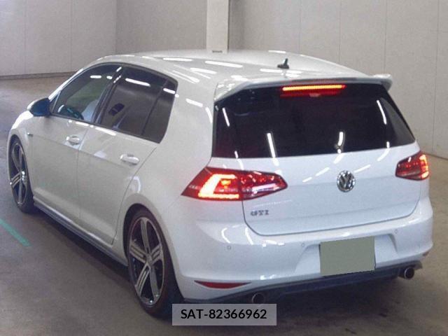 VolksWagen GOLF GTI 2014-03 8218849-1