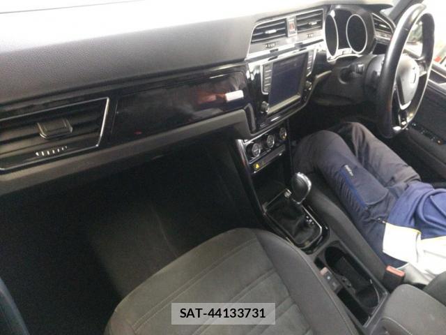 VolksWagen GOLF TOURAN 2016-03 8218894-2