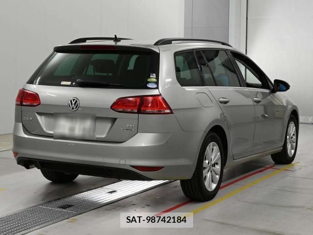 VolksWagen GOLF VARIANT 2014-03 8218932-3