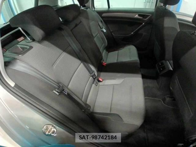VolksWagen GOLF VARIANT 2014-03 8218932-6