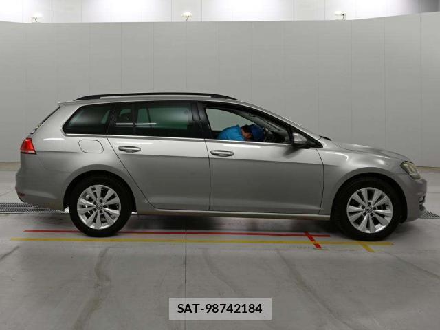 VolksWagen GOLF VARIANT 2014-03 8218932-7
