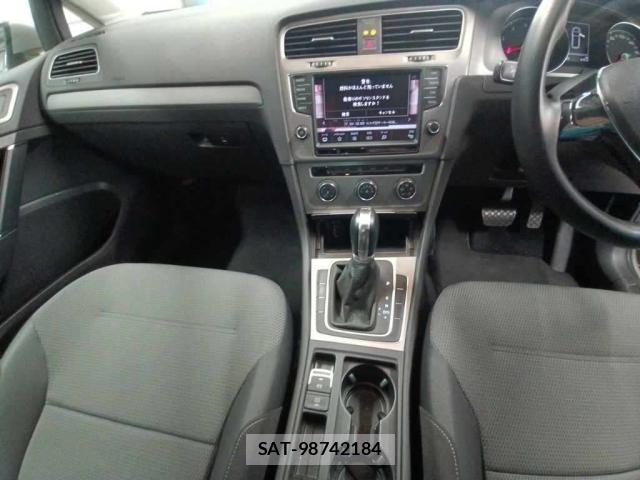 VolksWagen GOLF VARIANT 2014-03 8218932-8