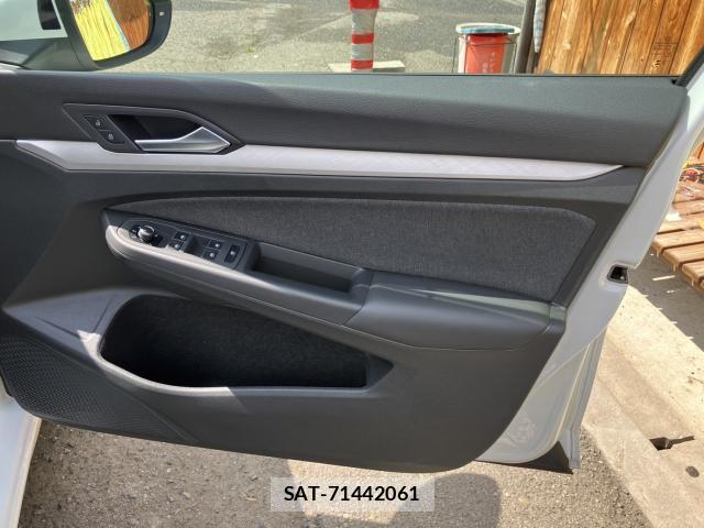 VolksWagen GOLF 2024-03 8216253-15