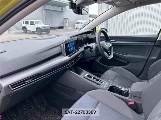 VolksWagen GOLF 2022-02 8216748-12