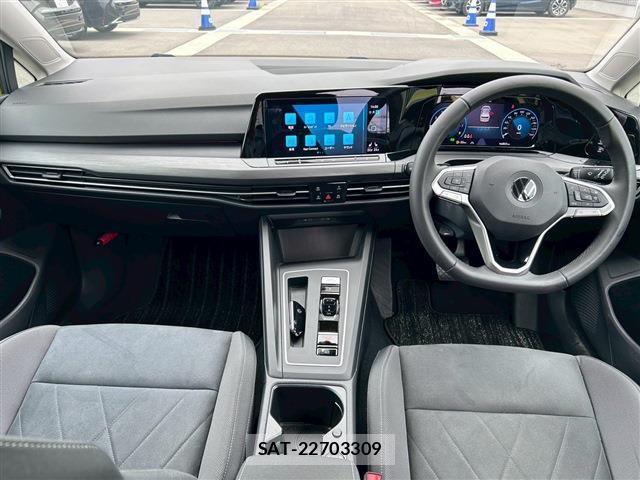 VolksWagen GOLF 2022-02 8216748-13