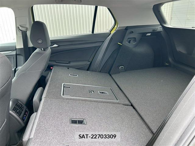 VolksWagen GOLF 2022-02 8216748-15