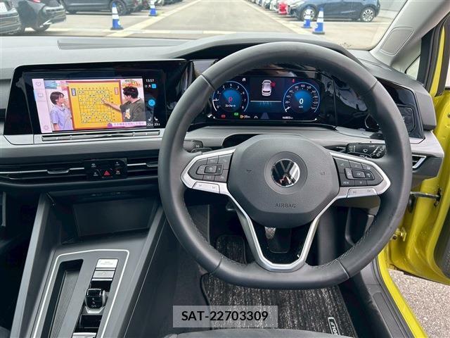 VolksWagen GOLF 2022-02 8216748-18