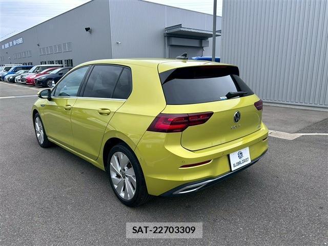 VolksWagen GOLF 2022-02 8216748-7