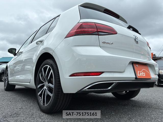 VolksWagen GOLF 2019-07 8217121-13