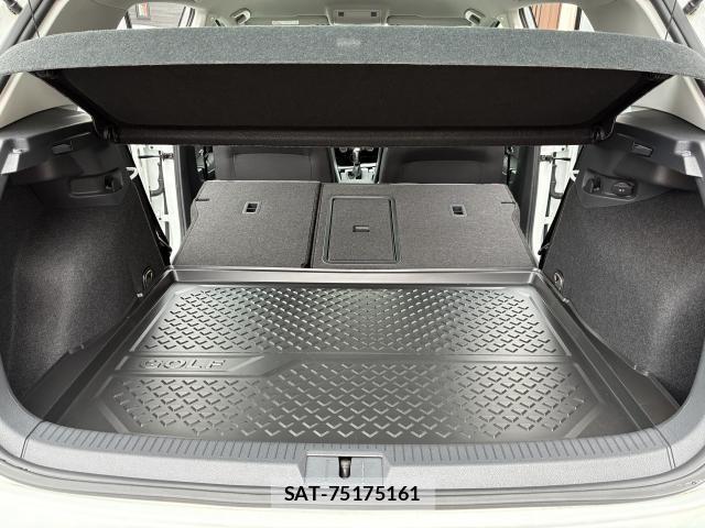 VolksWagen GOLF 2019-07 8217121-16