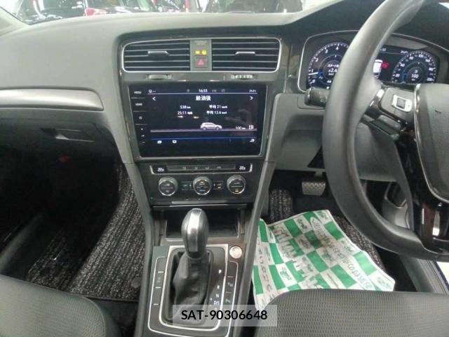 VolksWagen GOLF 2020-07 8218931-2