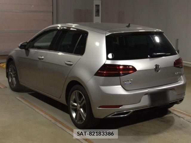 VolksWagen GOLF 2020-04 8219046-10