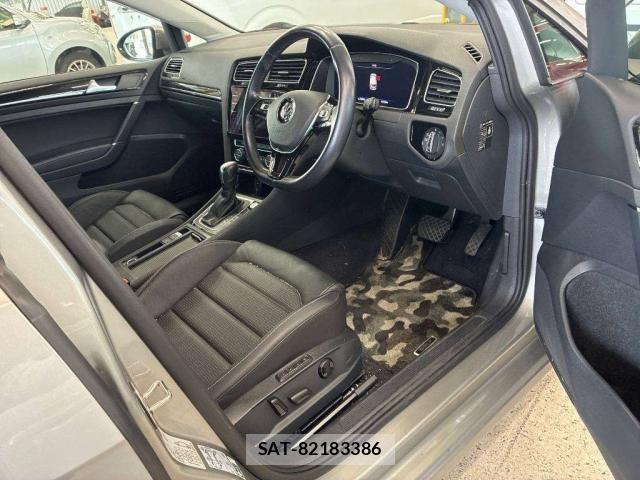 VolksWagen GOLF 2020-04 8219046-3