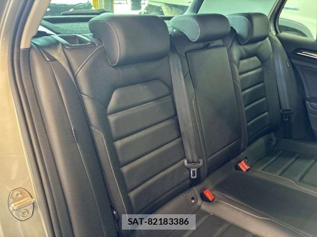 VolksWagen GOLF 2020-04 8219046-4