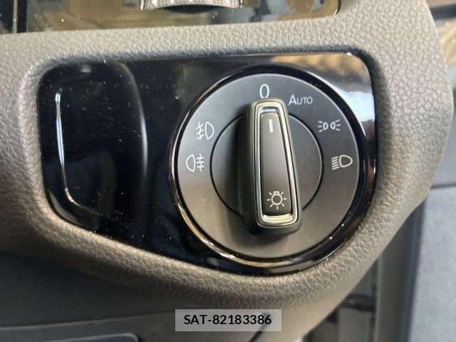 VolksWagen GOLF 2020-04 8219046-6