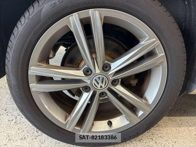 VolksWagen GOLF 2020-04 8219046-8