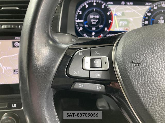 VolksWagen GOLF 2019-08 8222480-7