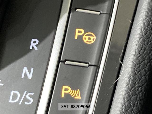 VolksWagen GOLF 2019-08 8222480-8
