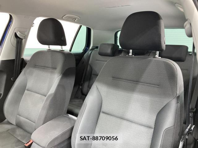 VolksWagen GOLF 2019-08 8222480-9