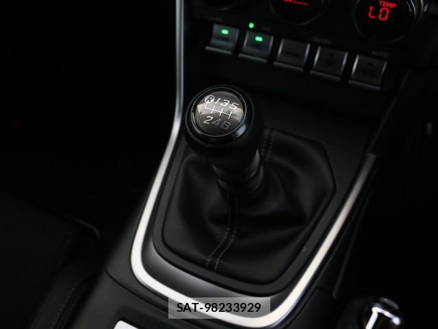 Toyota GR86 2025-03 8217277-15