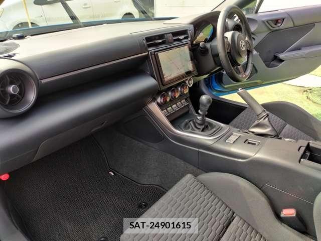 Toyota GR86 2023-04 8220523-12