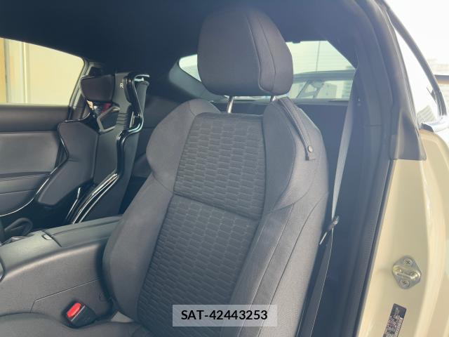 Toyota GR86 2022-10 8220868-13