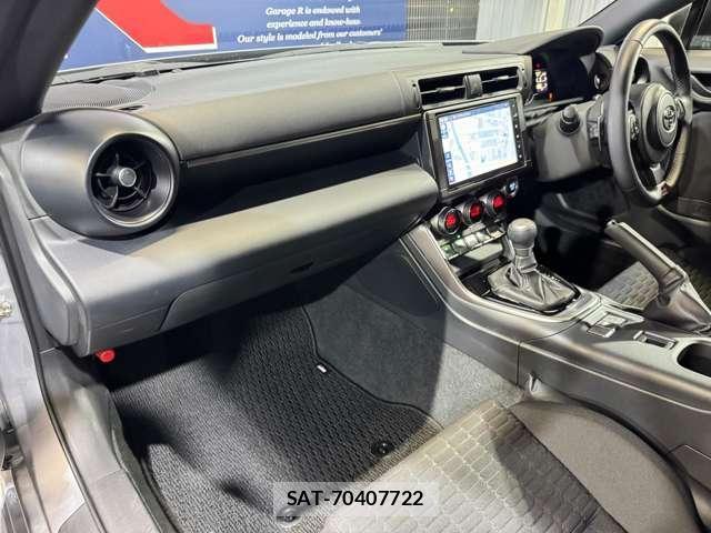 Toyota GR86 2025-06 8220875-11