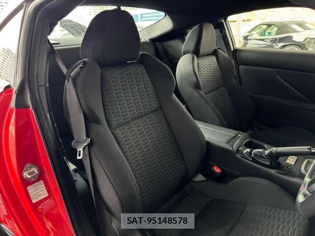 Toyota GR86 2024-09 8220879-10