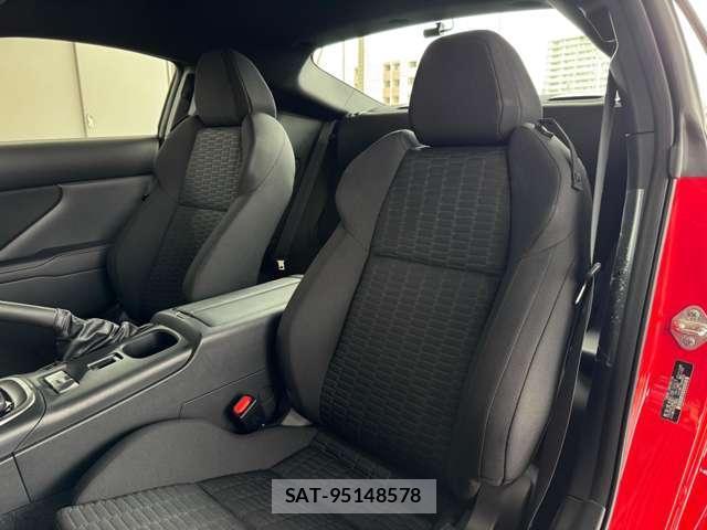 Toyota GR86 2024-09 8220879-11