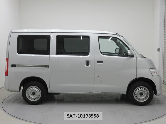 Daihatsu MAX 2022-04 8216708-3