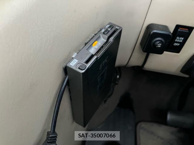 Toyota GRAND HIACE 2001-03 8220043-11