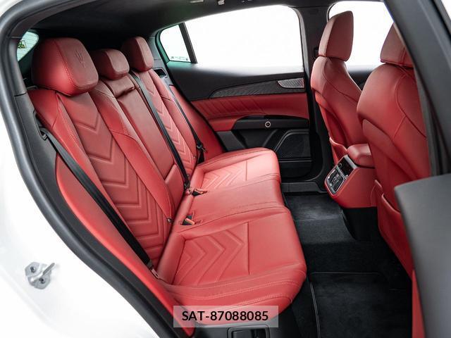 Maserati Grecale 2025-03 8221602-12